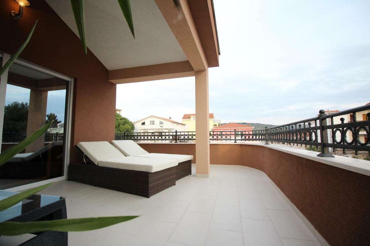 Lux Haus Villa Трогир Екстериор снимка
