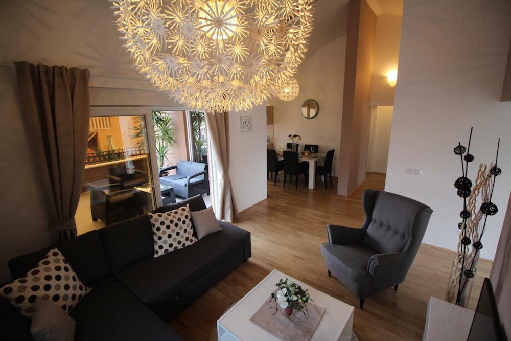 Lux Haus Villa Трогир Екстериор снимка